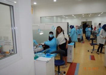 Visita a la Universidad de Odontologia en Dubái